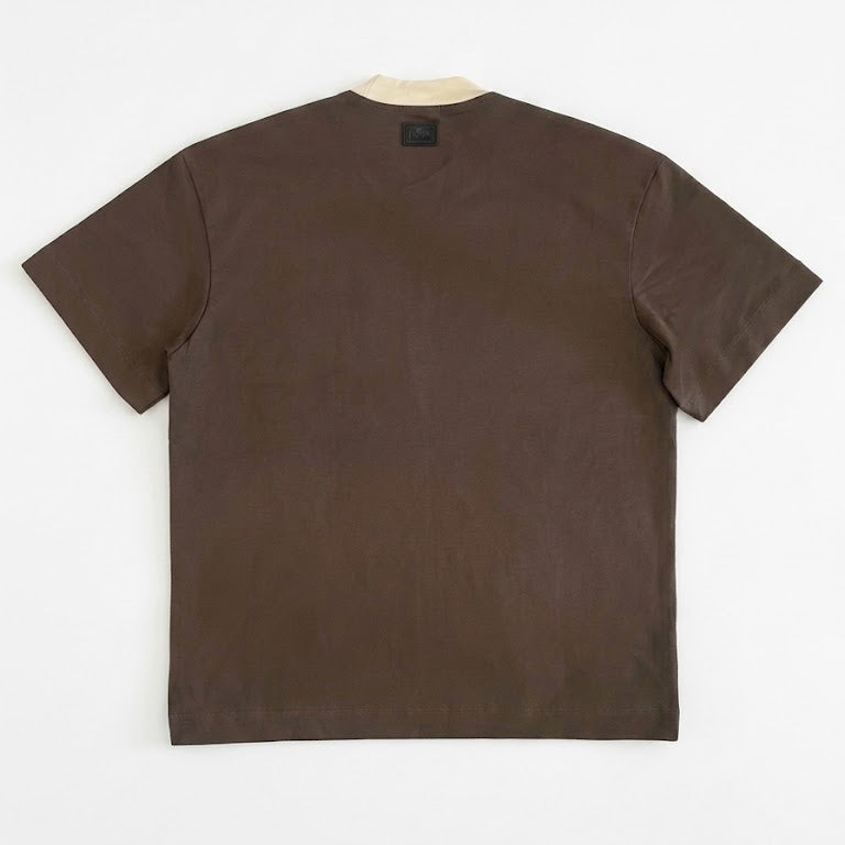 T-Shirt SYST con Collo a Contrasto e Dettagli Premium
